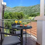 House Poseydon דירה